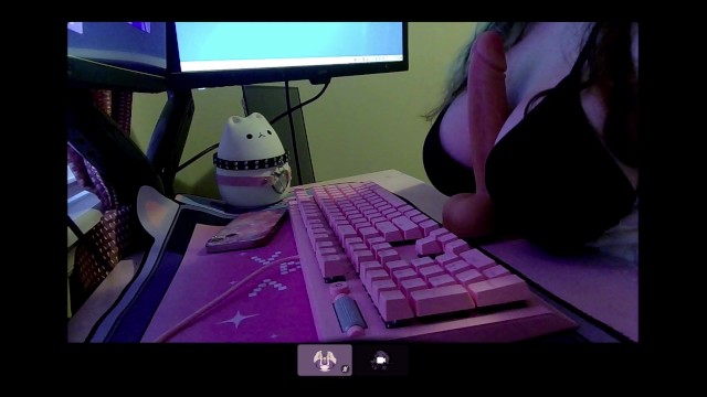 Moaning Egirl Gives Personal Masturbation Assistance